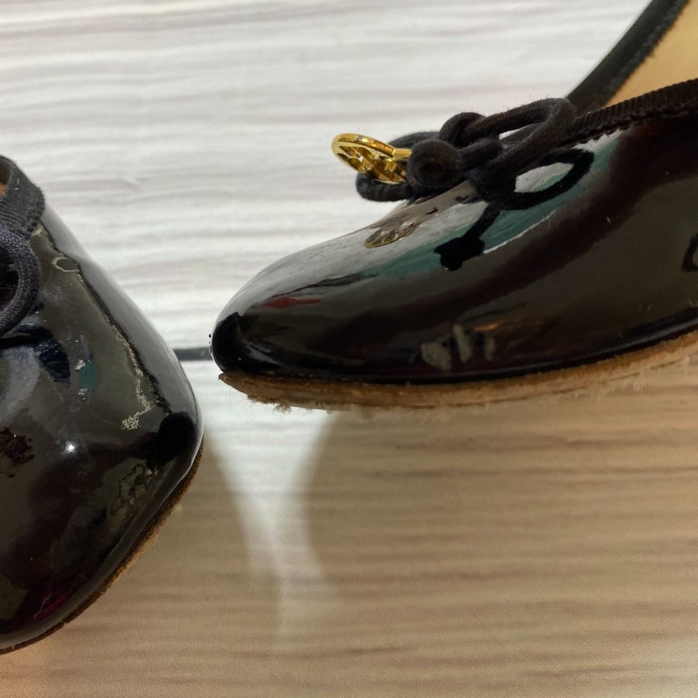 Tory Burch Black Chelsea Patent Leather Pumps Heel - Picture 16 of 16